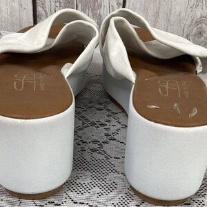 Sab White Women Sandals, size 7.5